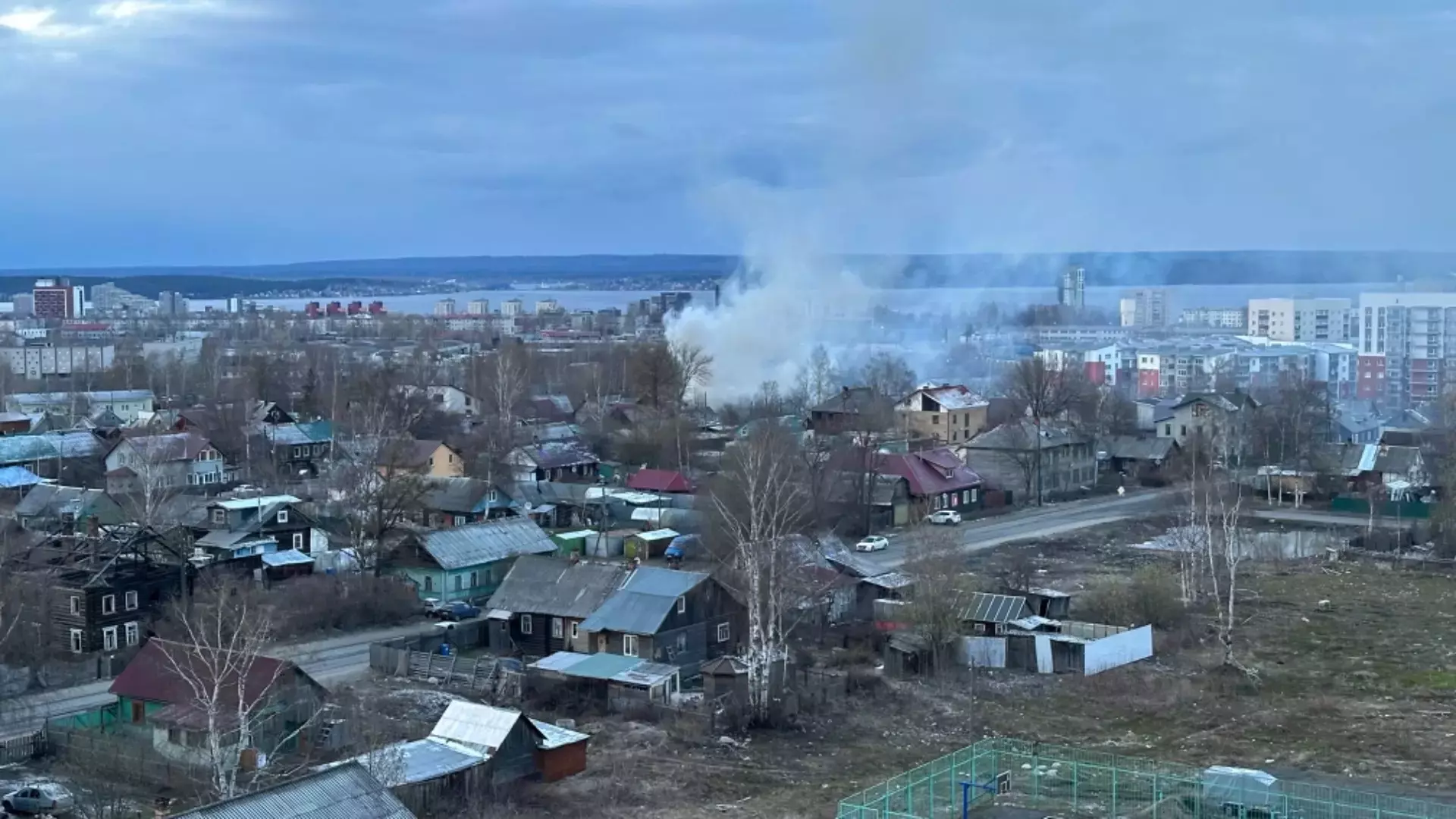 Появились подробности мощного пожара в микрорайоне Петрозаводска