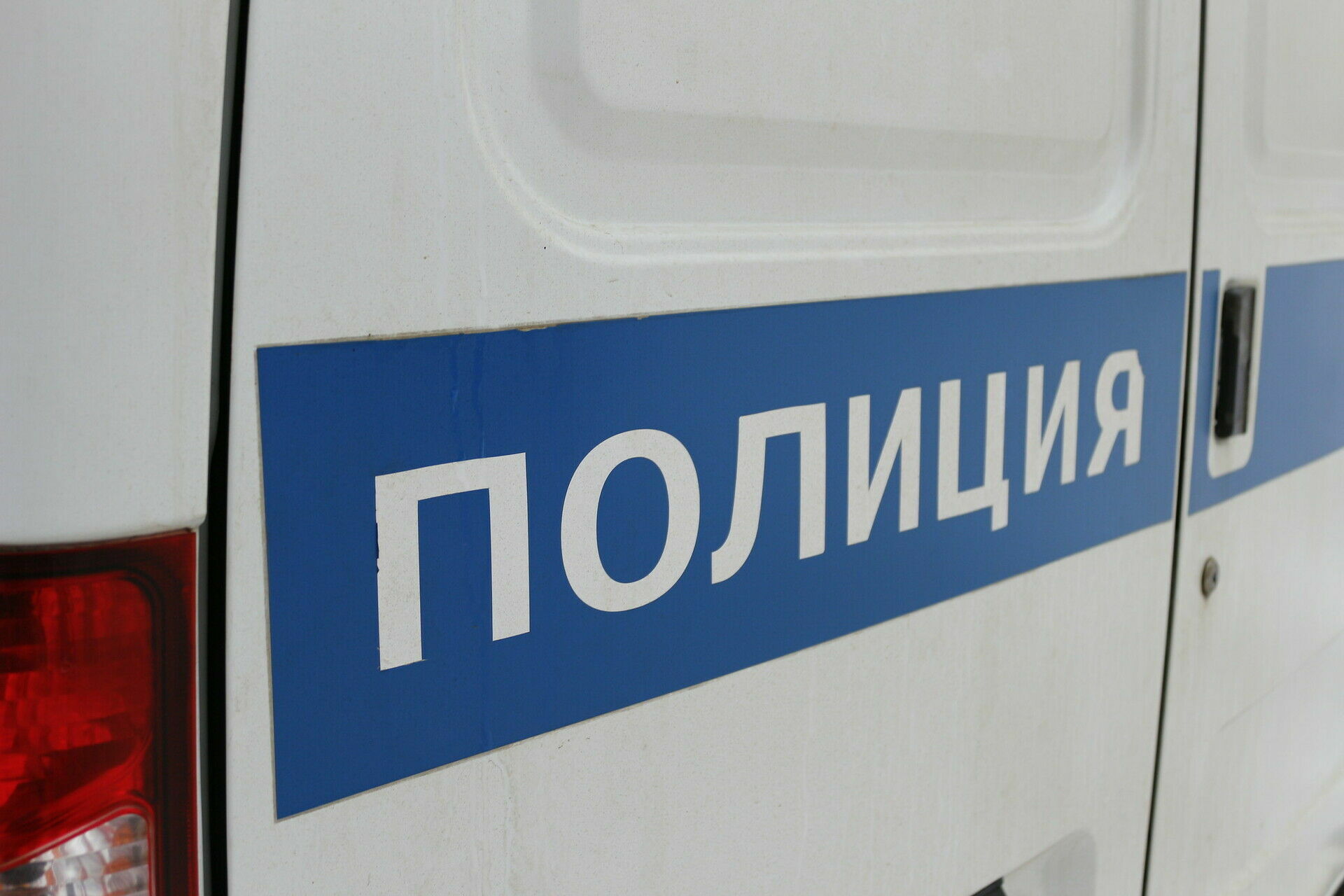 МВД ищет вандалов, разгромивших остановочный павильон в Петрозаводске