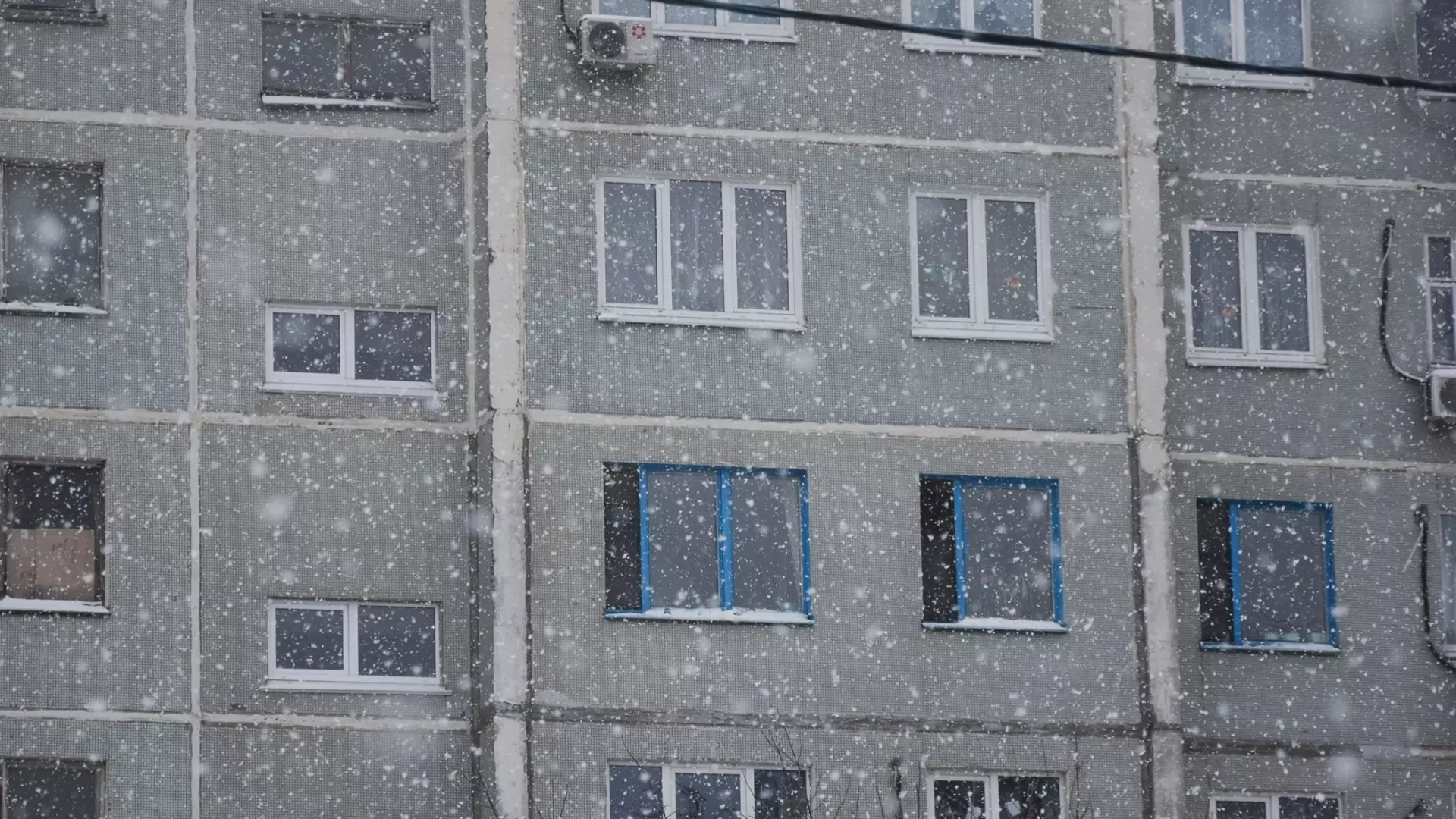 Студенты и школьники массово замерзают на остановках в Петрозаводске