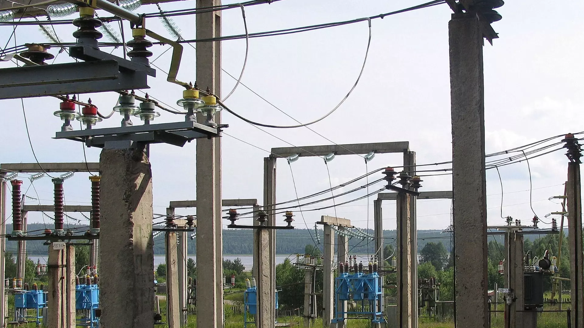 В начале мая в Карелии энергетики продолжат плановые ремонты ЛЭП и подстанций
