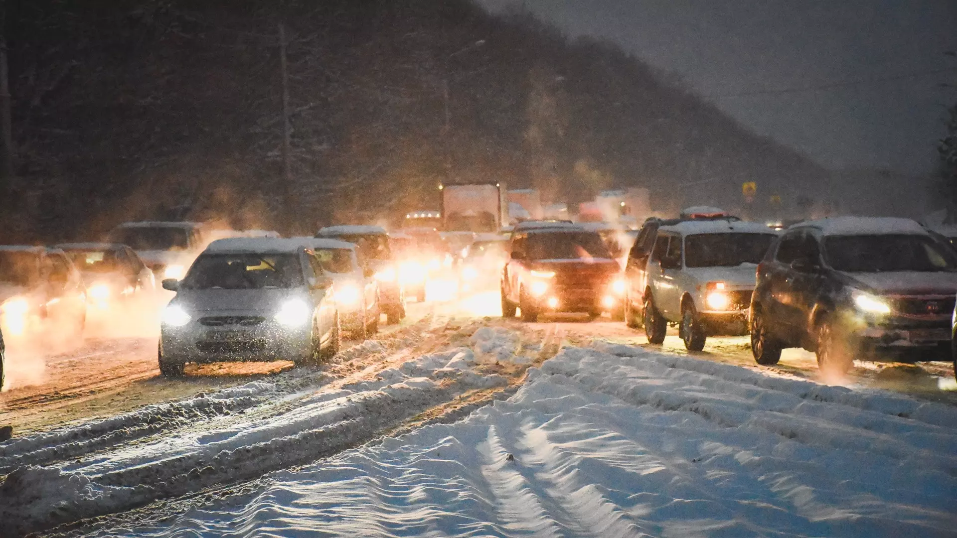 В Госавтоинспекции Карелии предупредили автолюбителей о гололёде и снегопадах