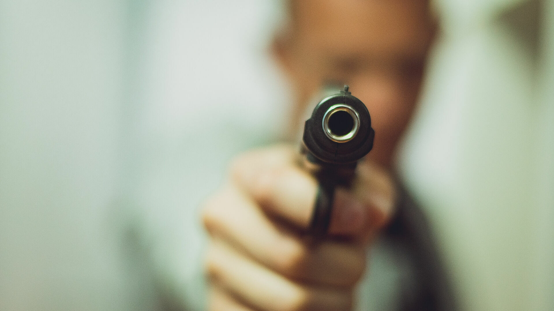 «В голову выстрелю»: лихач угрожал пистолетом на трассе семье из Петрозаводска