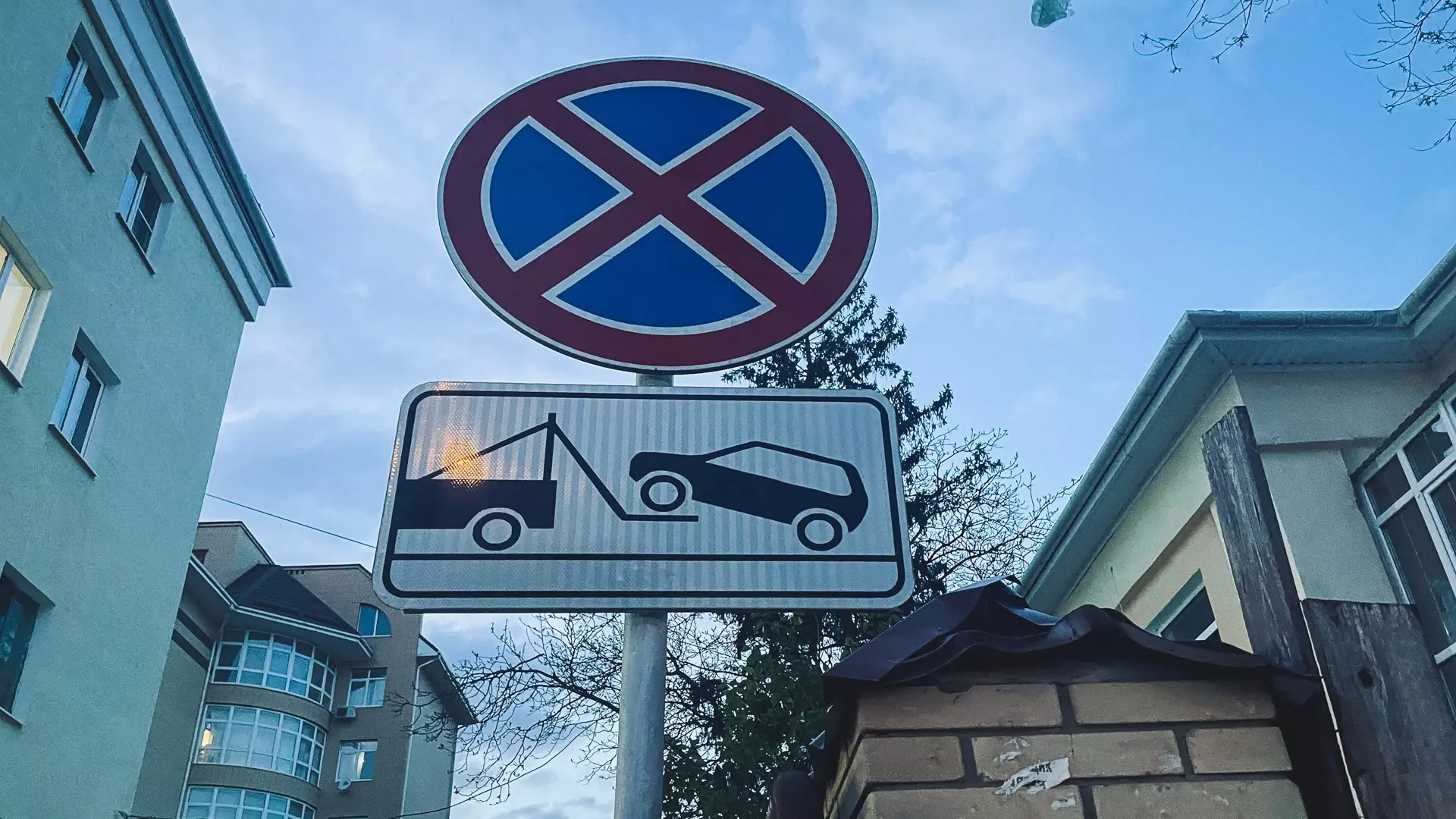 Автомобилистам запретят останавливаться у самой большой школы Карелии