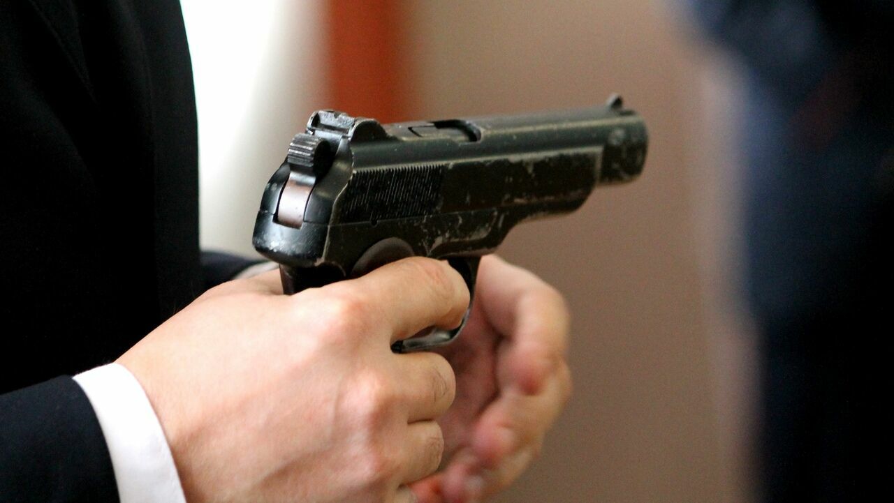 Мужчина стрелял в охранника известного кафе в центре Петрозаводска