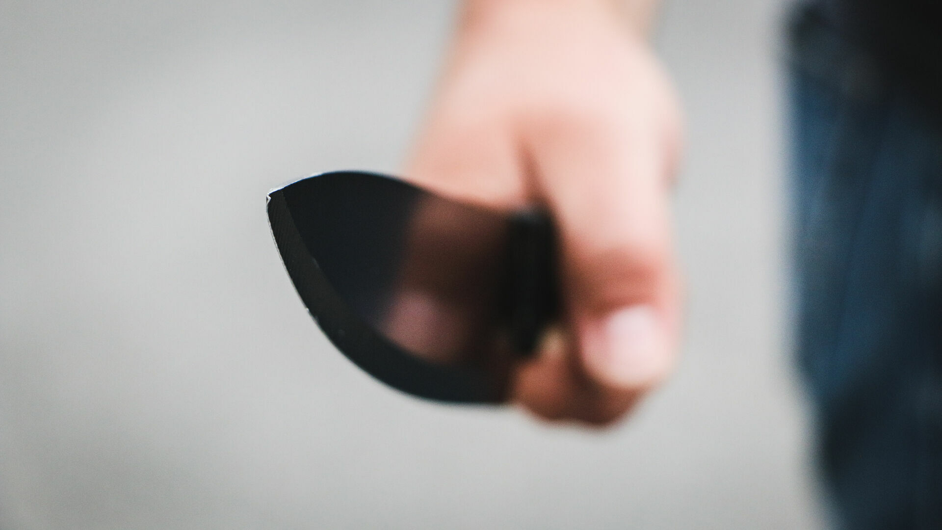 Разбойник угрожал ребенку ножом в Петрозаводске
