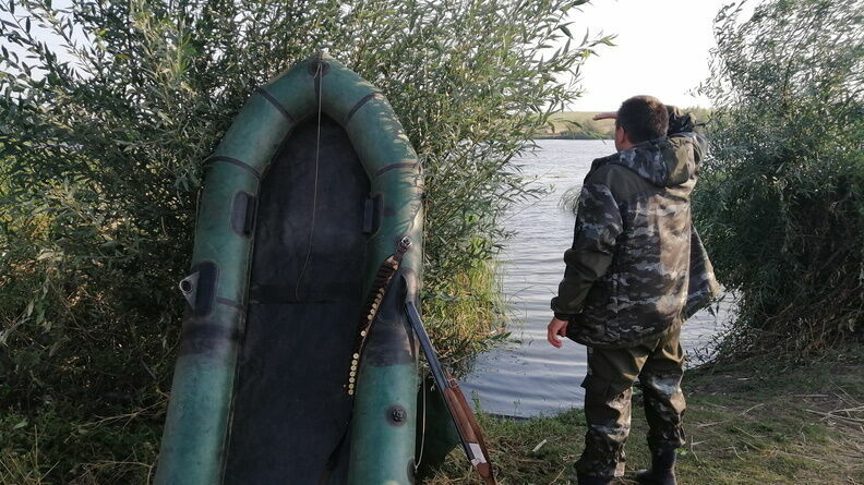 На озере в Карелии пропал рыбак