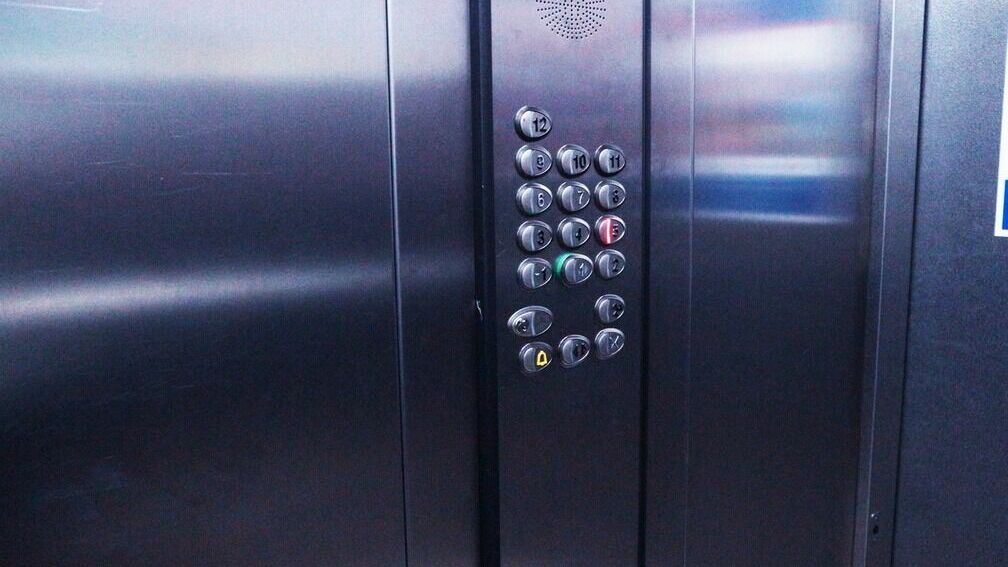 «Лифт из будущего» появился на вокзале в Петрозаводске