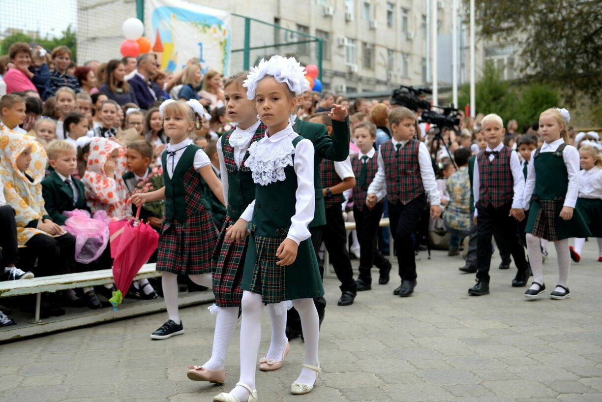 Стало известно, будут ли вводить ковидные ограничения в школах России