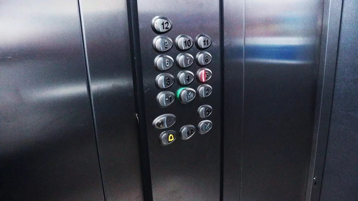 Застройщик прокомментировал «падение» лифта в новостройке в Петрозаводске