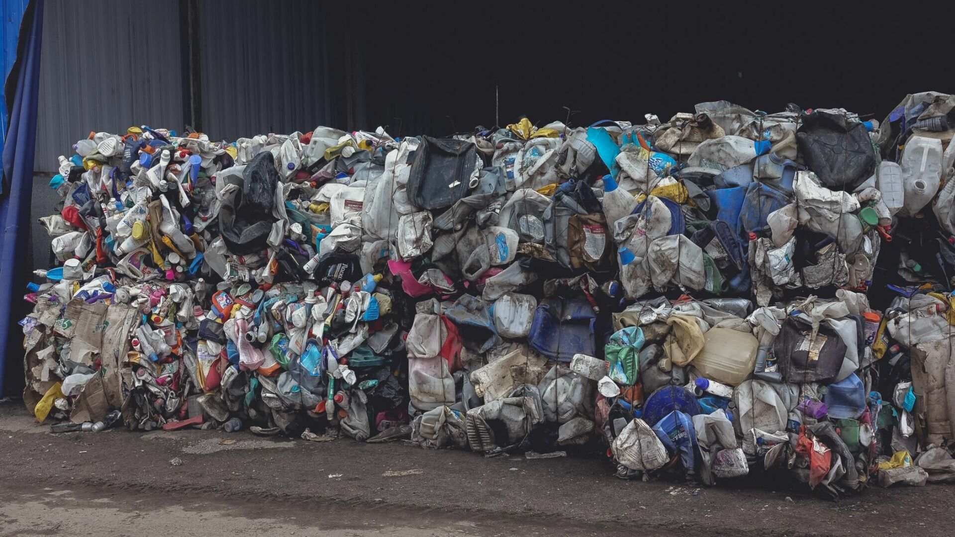 «На дороге модно складывать?»: петрозаводчане жалуются на мусор