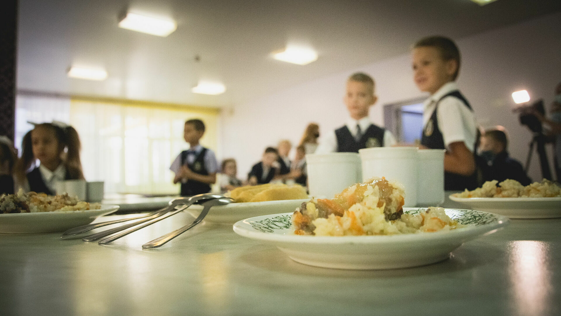 Роспотребнадзор: в школах Карелии детям не докладывают порции