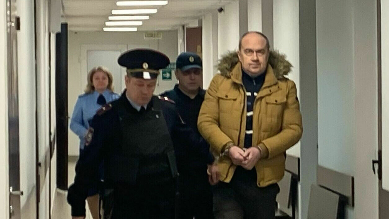 Экс-министр транспорта Карелии Алексей Кайдалов в суде. Говорят, за время процесса похудел сильно.