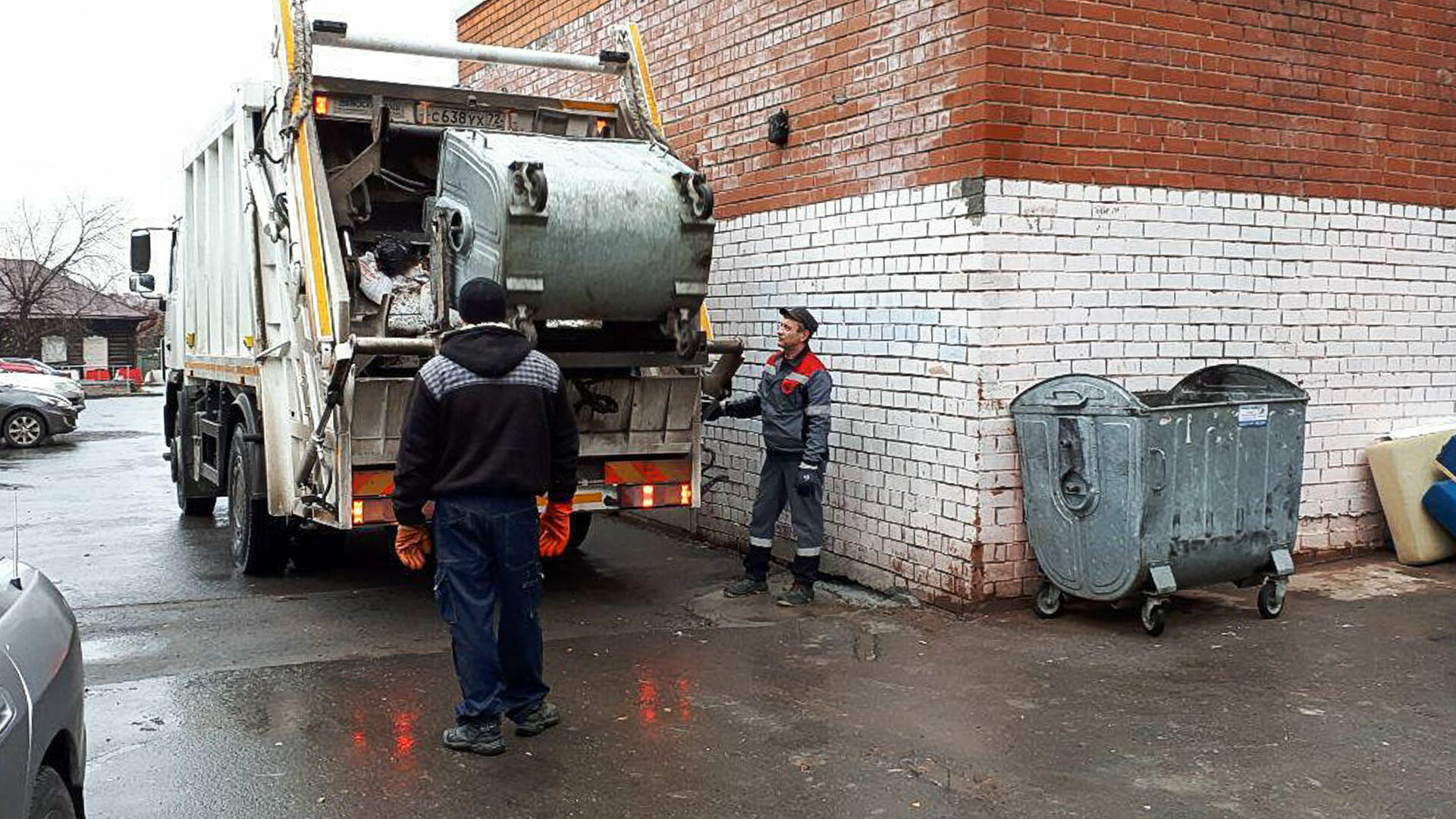 Петрозаводчане возмущаются состоянием контейнерных площадок в городе