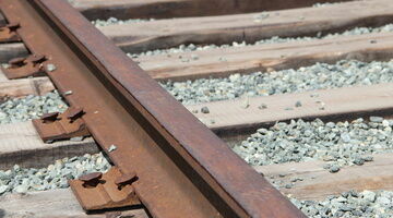 Пассажирский поезд насмерть сбил ребенка недалеко от Карелии