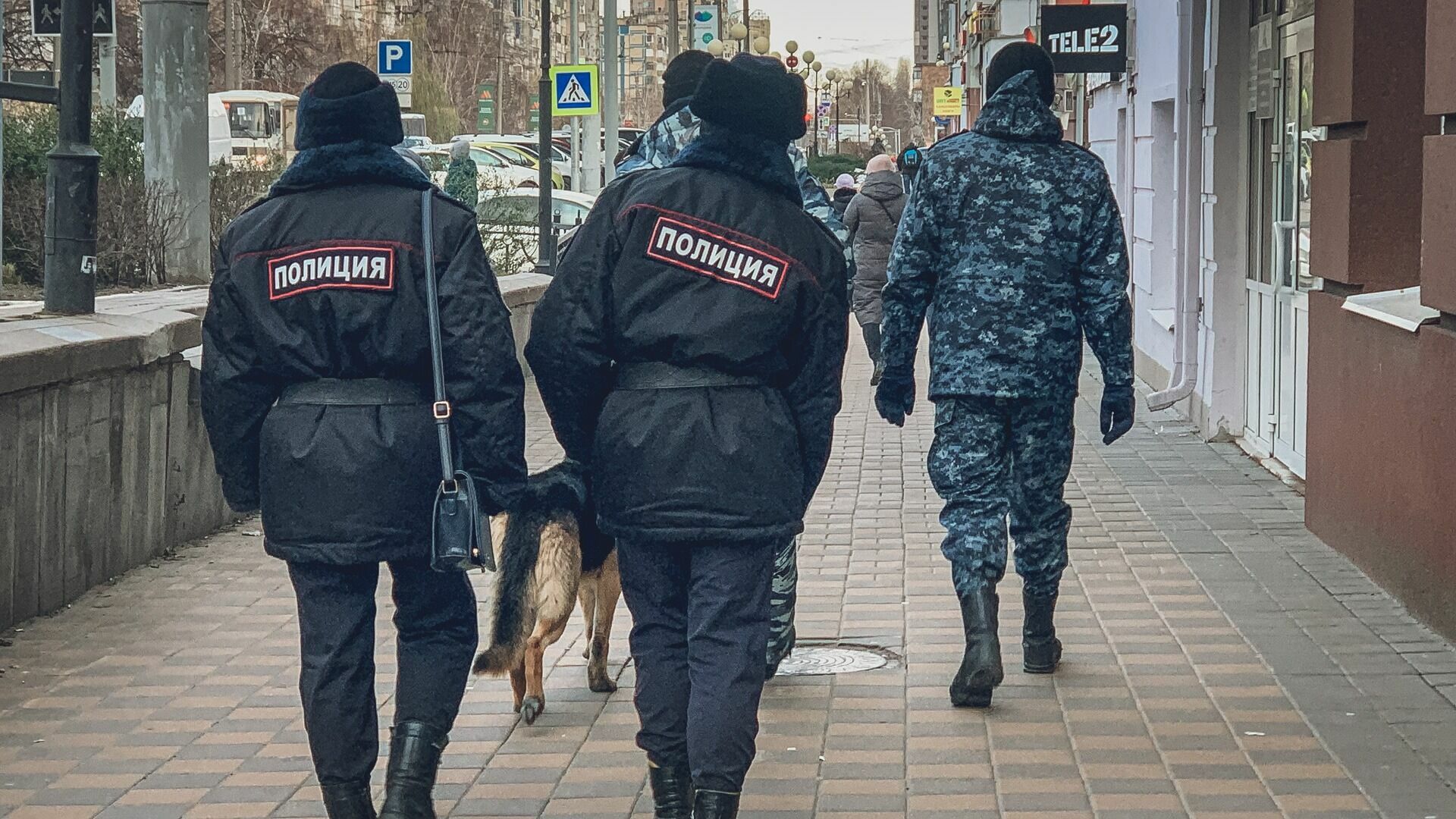 СМИ: в России начали массово задерживать подростков в ТЦ