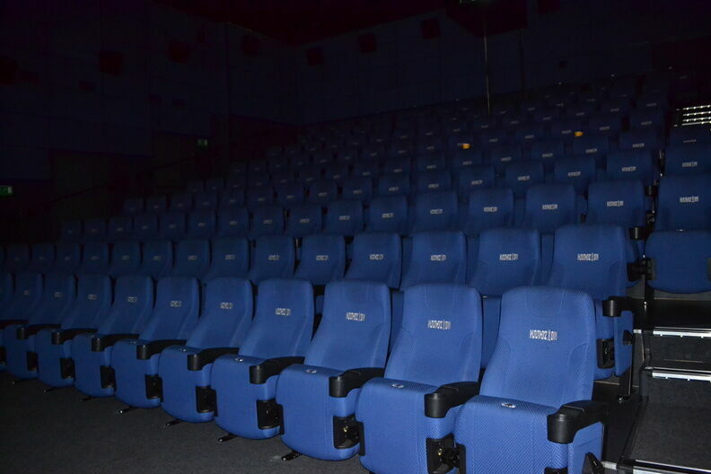 Без драм: в кинотеатрах после открытия не будет «сложных» российских фильмов