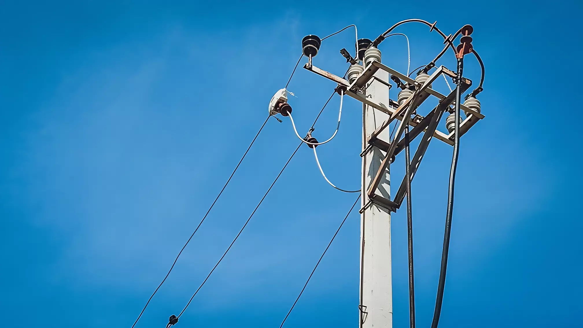 В городе Карелии выявлено повышенное напряжение в электросети