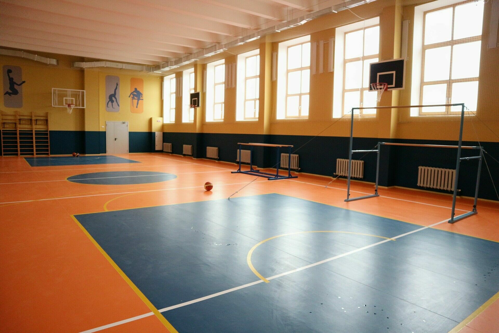 Столовые и спортзалы: как обновляют школы Карелии