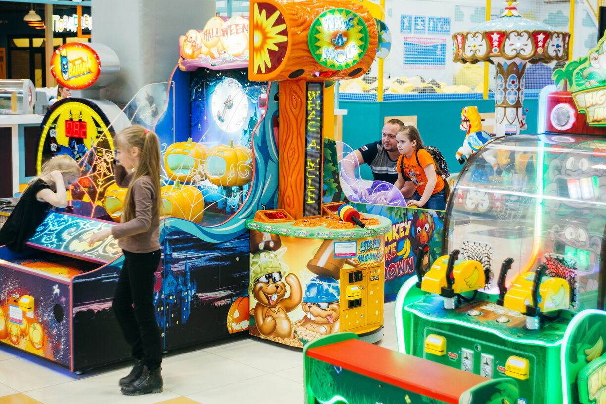 Ребенок застрял в игровом автомате в столице Карелии