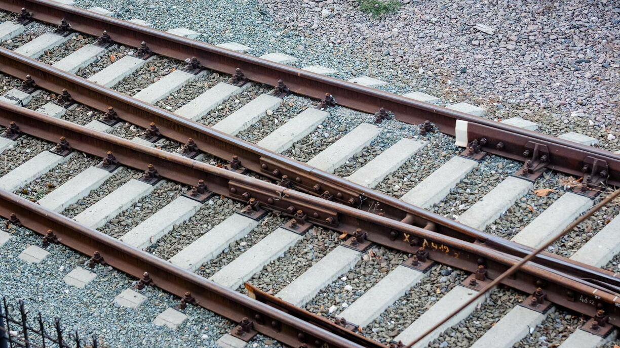 Понедельник в Карелии: гибель контрактников, ЧП на железной дороге и на ЦБК