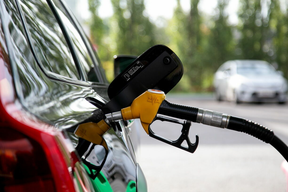 Под топливом: что происходит с ценами на бензин в Карелии
