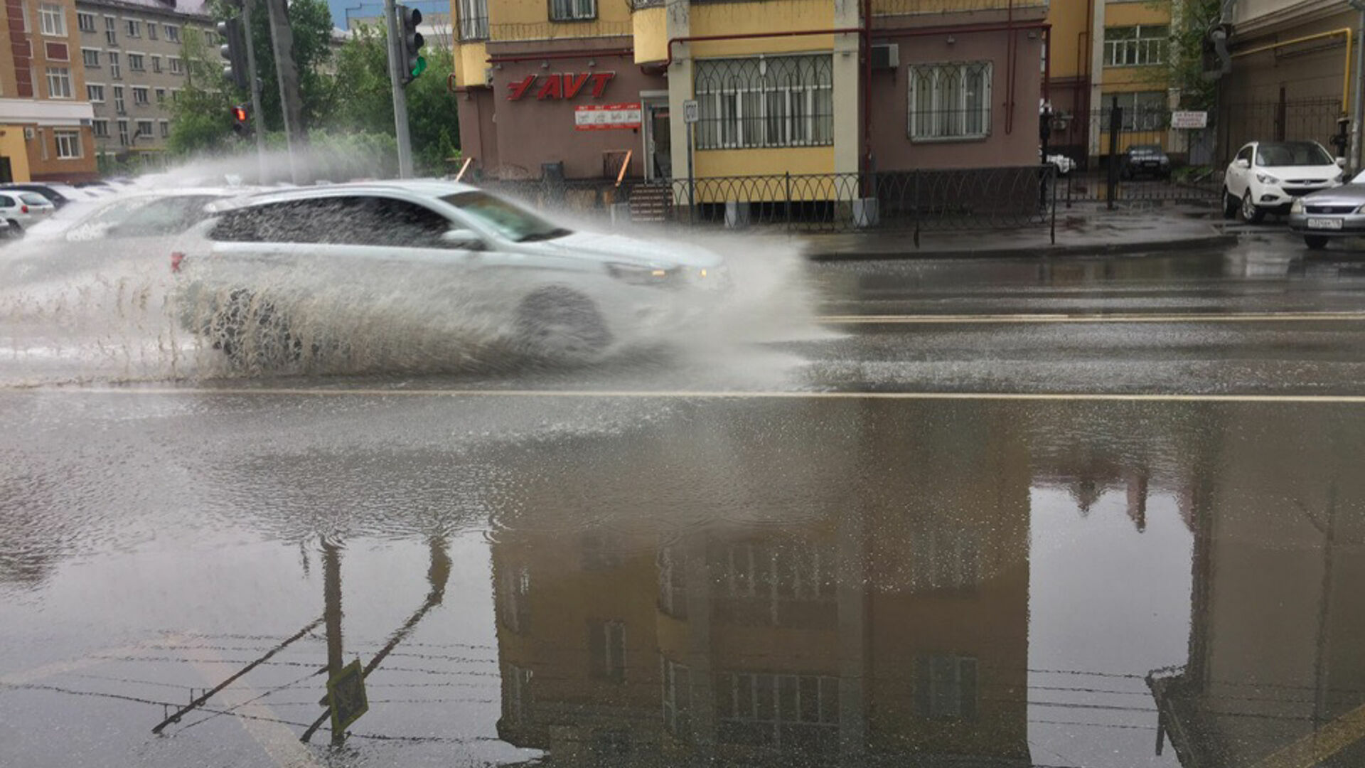 Почти три десятка жалоб на потопы на дорогах поступило в ЕДДС Петрозаводска