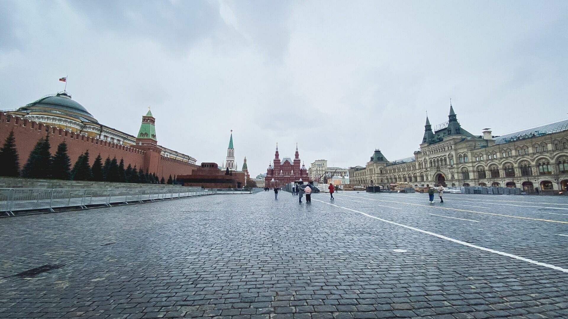 Видео возможной атаки беспилотников на Кремль появилось в Сети