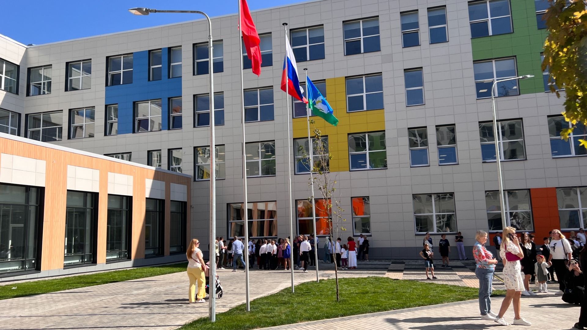 Губернатор Воробьев рассказал президенту о работе школы на 2,2 тысячи мест