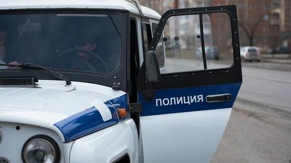 Иностранец незаконно проник на территорию охраняемого предприятия в Петрозаводске