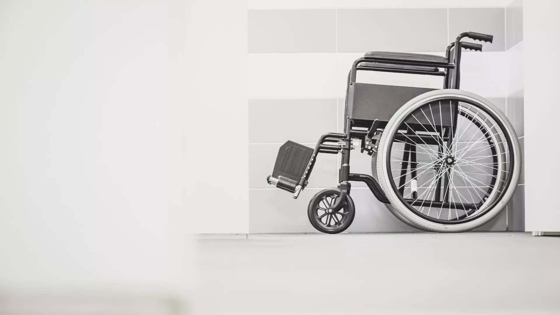 В Карелии прокуратура восстановила нарушенные права инвалида-колясочника