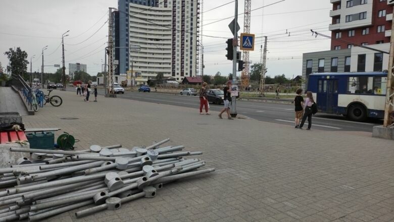 Снесенными ограждениями на улице Чапаева в Петрозаводске займется другой подрядчик
