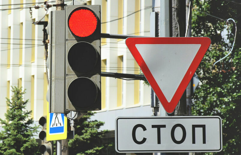 Ремонт светофоров на оживленной магистрали Петрозаводска затянулся