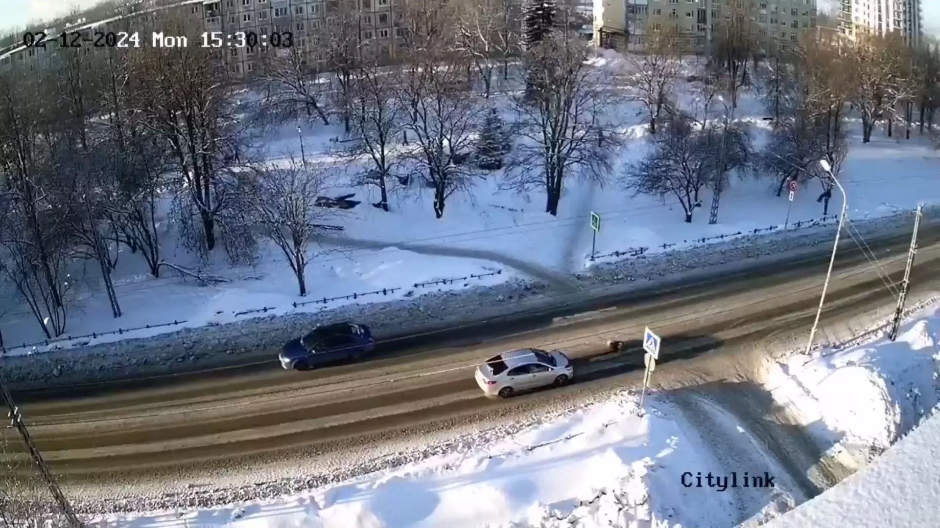 Водитель легковушки на скорости сбил ребенка в Петрозаводске и скрылся