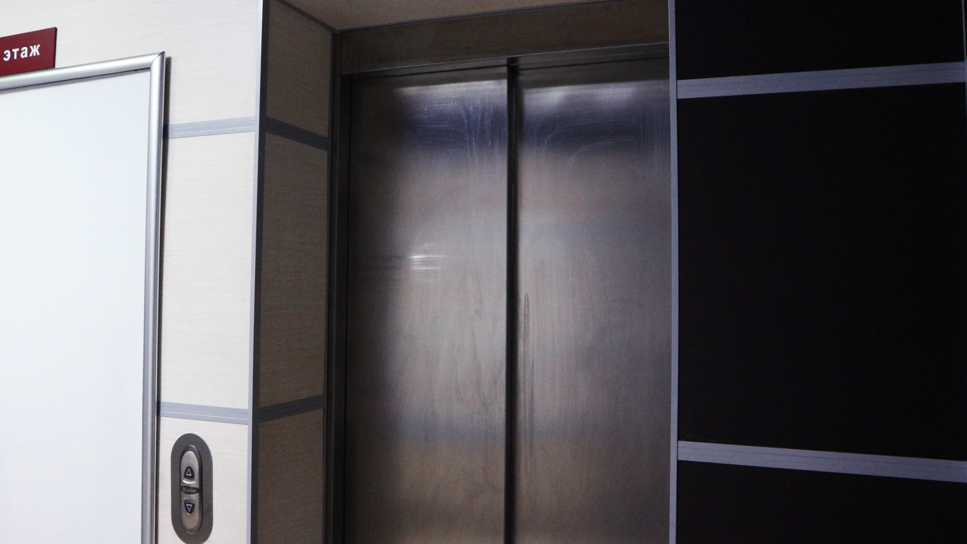 В многоэтажках Карелии опечатают лифты
