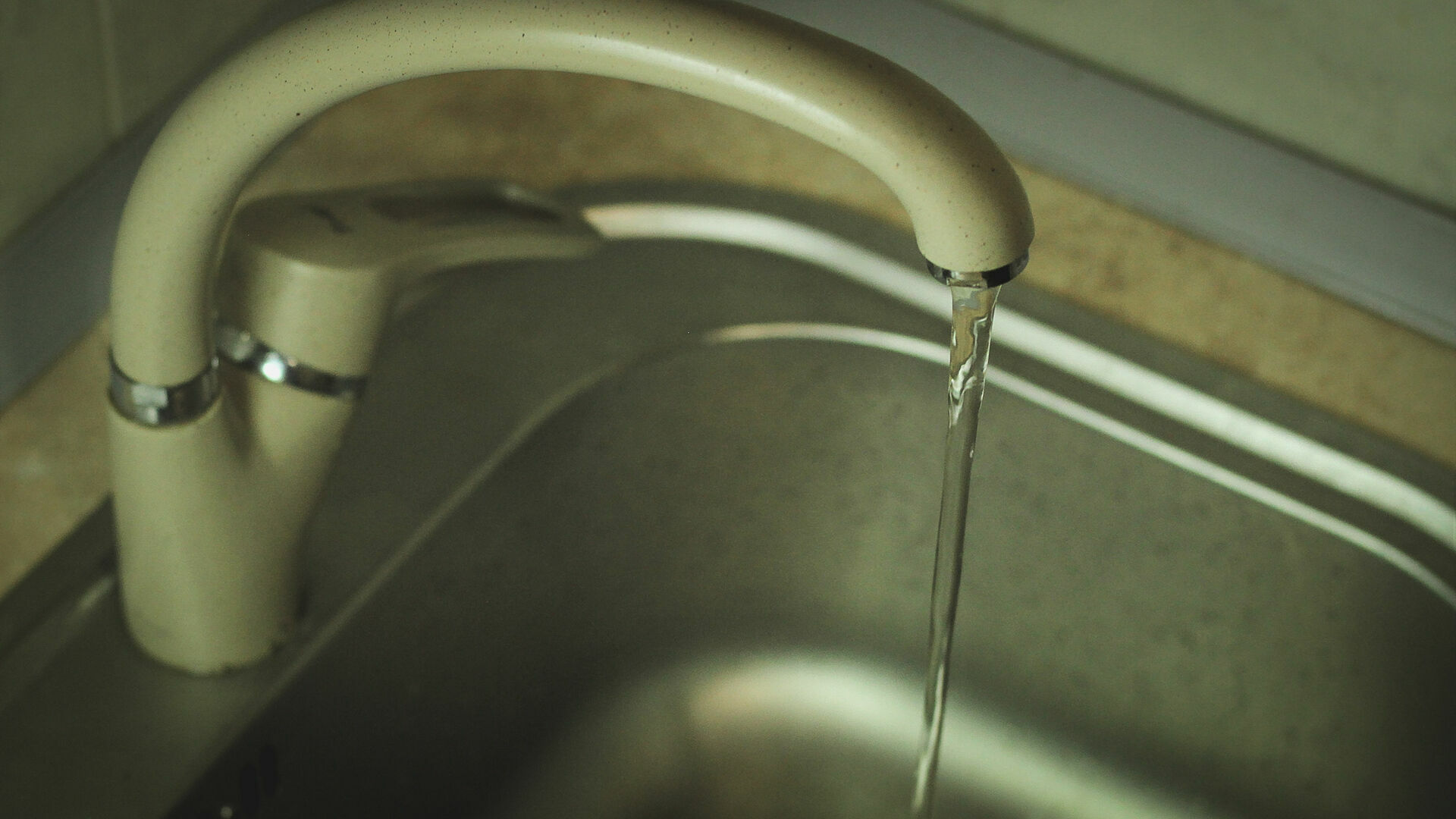 Понедельник в Карелии: возвращение горячей воды, ковидные ограничения в школах и ДТП