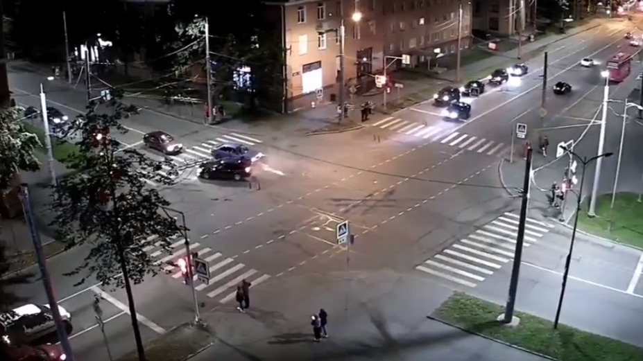 Легковушка подлетела после жесткого столкновения в Петрозаводске