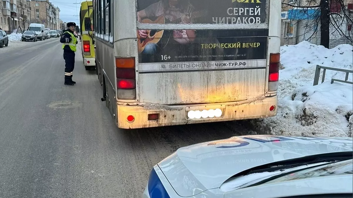 Водителей маршруток активно штрафуют в Петрозаводске за использование телефона